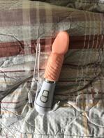 堂嫂已经很久没有性生活了,手里的成人用品又多了0