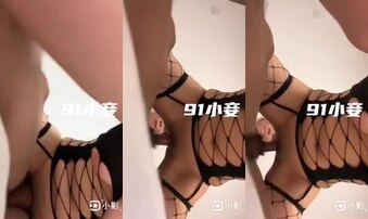 骚逼小妾女上自嗨