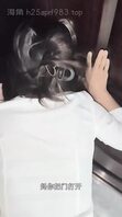 周末还在家里穿着工作服的妈妈（视频贴）有互动有字幕！