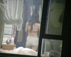 身材苗条的另外一个少妇、邻居，天冷了不容易看到了1
