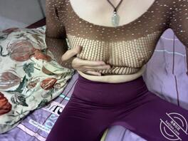 准备好骚衣服勾引儿子，好激动1