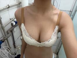 对象的骚逼和奶子大家看看咋样0