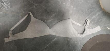 妈妈的内衣内裤，请大家尽情羞辱她，我只看评论。0