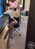 无意间看到妹妹的性感自拍以及包里的丁字裤,润滑剂……0