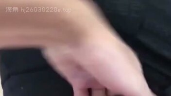 姐姐这个大奶子好爽  每次洗澡都勾引我  这次忍不住了  拿下拿下
