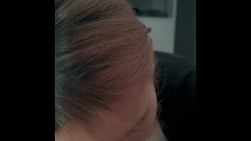 骚逼老婆趁我睡着自己坐上来