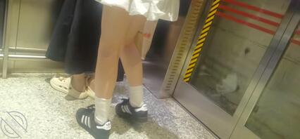 这个没办法不爱了吧！地铁睡着的美少妇2
