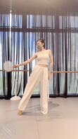 舞蹈生女友现场脱衣服教学0