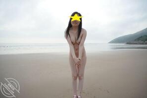 淫荡的骚母狗人妻户外露出