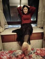 现在就剩我和妈妈了 想找些厉害的野爹让妈妈变成淫荡的公厕