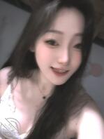 丽丽狐狸精自拍骚脸打桩机睡衣照，得到好多的评价，都说丽丽是一只骚母犬0
