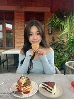 骚逼母狗朋友圈发的vs给我发的2