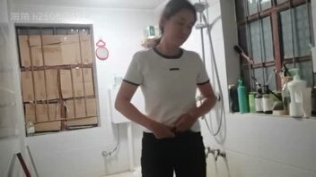偷拍舅妈洗澡