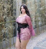 白胖丫头，把衣服撑得大大的合理2