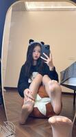 俏皮女同事的私房照，兄弟们觉得怎么样1