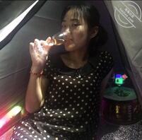 骚货喜欢户外帐篷喝酒被操  她说旁边有人走过会刺激一点0