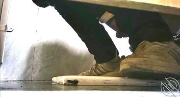 陌生人看着老婆裸照，撸的很起劲0