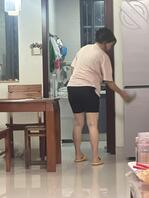 真想日丈母娘岳母，这样穿是不是也想我操，求脱衣2
