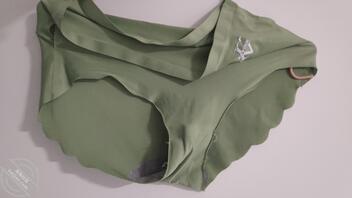 没忍住，又把邻居内裤拿过来了1