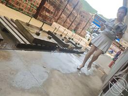 偷拍砖厂老板娘1