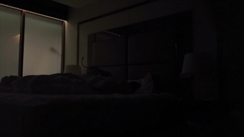 平安夜操醒睡梦中的骚逼女友