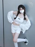 白色吊带小腿袜1