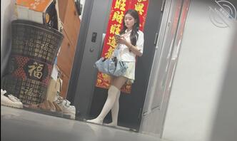 尾随JK小姐姐打胶，挺可爱的有视频1