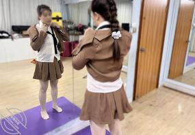 背德母亲的裙底瑜伽照、生活照换衣服1