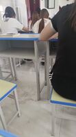 偷拍[一]，女同学上课抖腿，有成为女王的潜力，搭配海角找的音声，爽射！