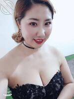 这样的大奶熟妇骚逼母狗喜欢吗，接龙接龙，达到10评论，发胸和逼2