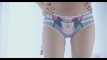 小果酱可爱内内水晶鸡巴近距离插逼自慰