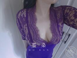 紫色蕾丝包臀裙
