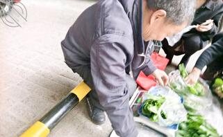 【露出系列】户外露出骚穴去市场买菜