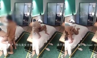 18岁高三小母狗首次享受抱插+窒息快感