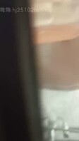 胆战心惊偷拍老婆洗澡