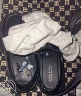 妈妈不在，我射在了她的内裤上0