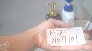 （原创）怨恨让我把魔爪伸向了母亲，愤怒的我将洗澡的老妈给强干了。1