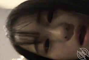 00后情侣没钱开房，躲到酒店厕所开始后入对方0