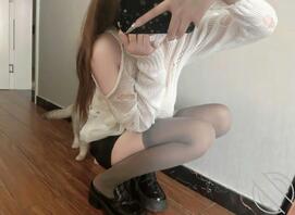 （真实投稿）湖南文员被曝光 没认识几天就主动的不行 随便操的婊子