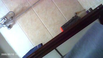 漂亮的表姐洗澡