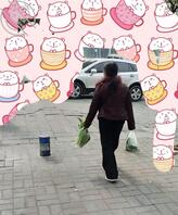 真实乱母日记3（更新上周末和老妈的动态，故意摸老妈丝袜大腿）1