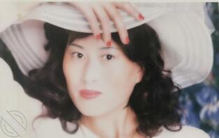 贡献妈妈，90年代画质，模糊但真实