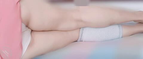 绿母贡献骚妈，偷拍妈妈睡着露出来的肥臀和骚脚2