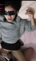 居家颜值嫂子不穿内裤在床上等小叔子操逼0