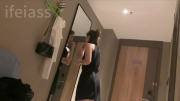 离异服装店老板娘相约酒店，共浴后做爱让她多次高潮