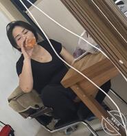 尿在大嫂费喜静最爱喝的东鹏特饮里面，也不知道母猪喝出来怪怪的味道没有？