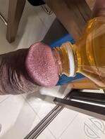 尿在大嫂费喜静最爱喝的东鹏特饮里面，也不知道母猪喝出来怪怪的味道没有？1