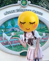 跟女儿去迪士尼玩，他身材发育越来越好。不少小黄毛看过来的目光我得抓紧时间2