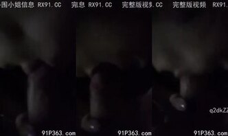 上班时被骚货人妻女同事拉到车里非要吃我大鸡巴