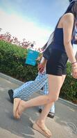 偷拍女大骚腿2